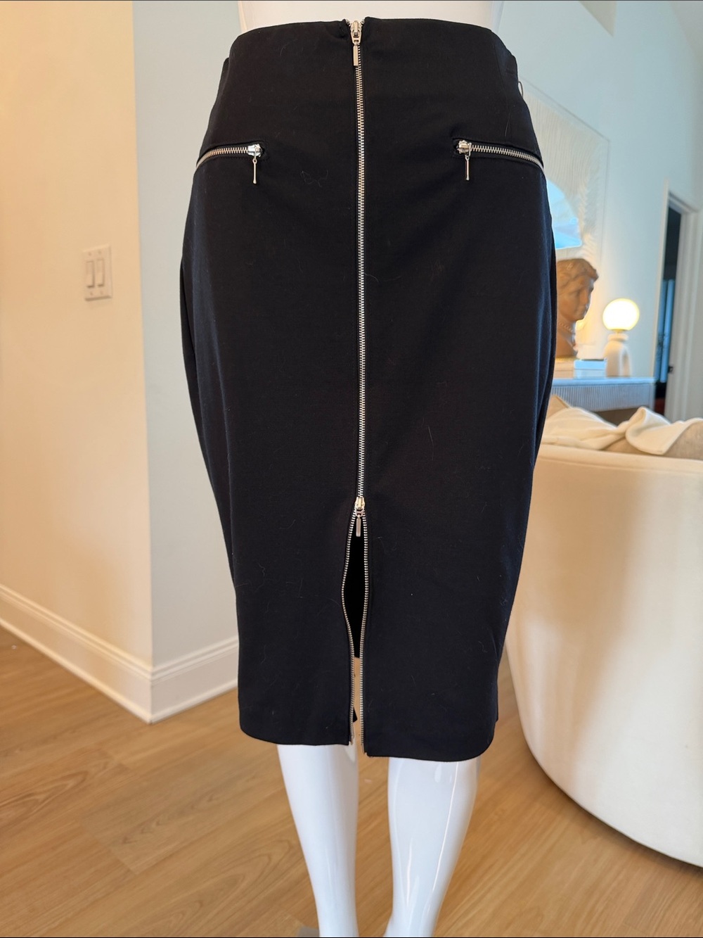 Jennifer Lopez Black Pencil Skirt with Front Zip Detail - Picture 3 of 7